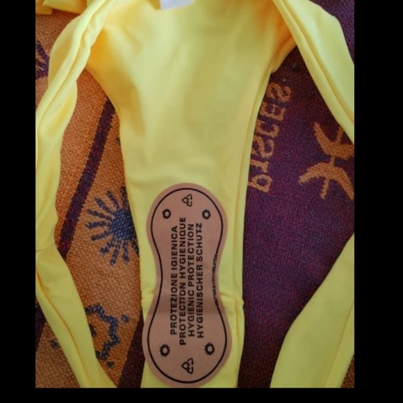 Swimsuit - Picture 3 of 4